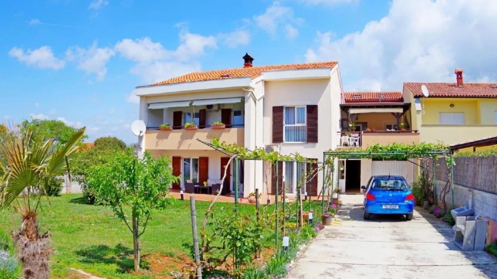 Apartment Geraeumige Ferienwohnung In Pula Mit Gemeinsamem Garten