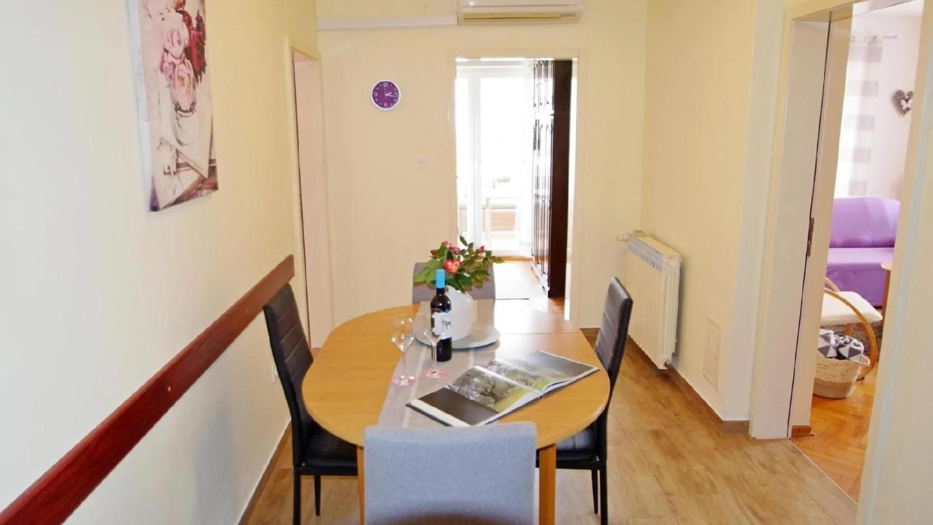 Geraeumige Ferienwohnung In Pula Mit Gemeinsamem Garten